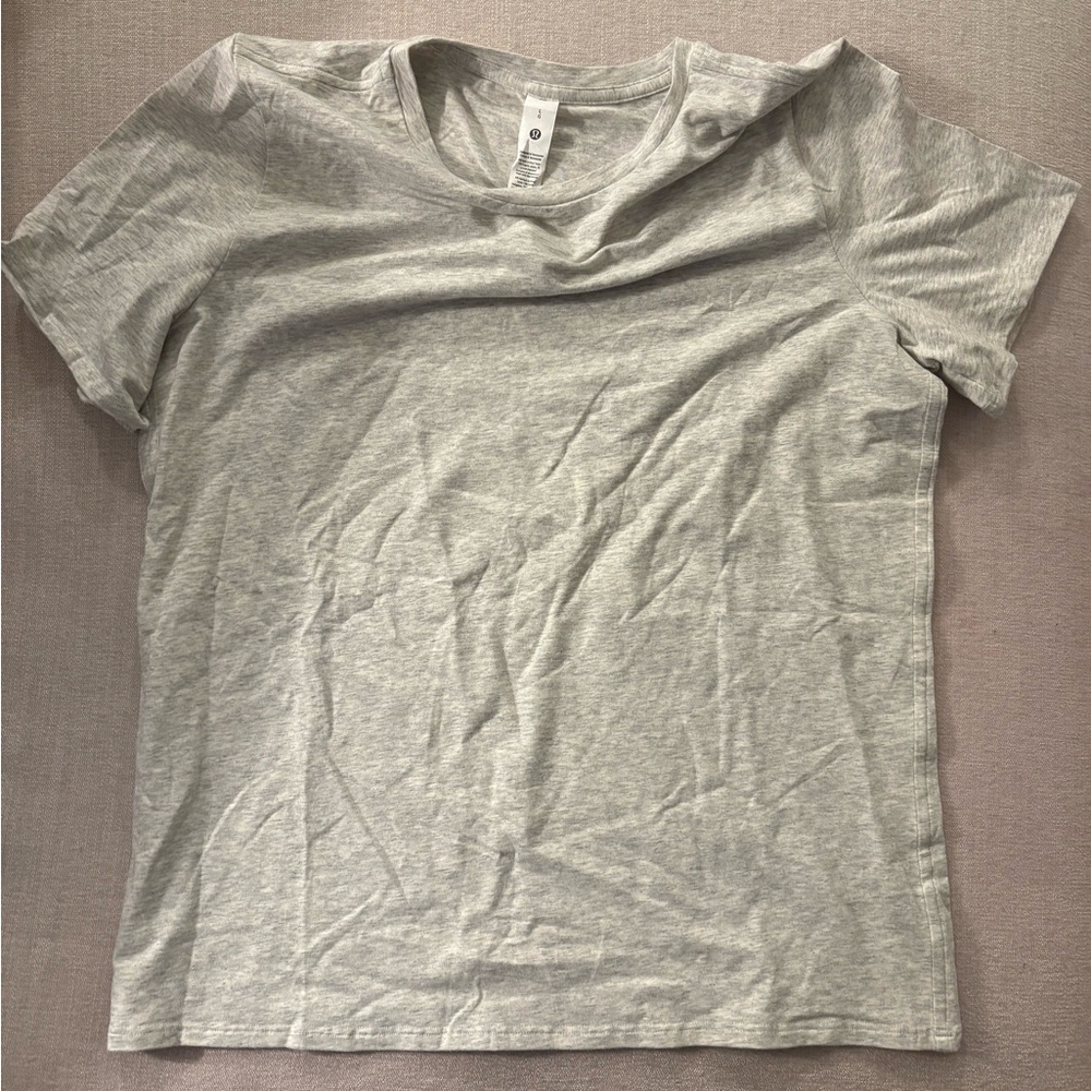 Lululemon tshirt